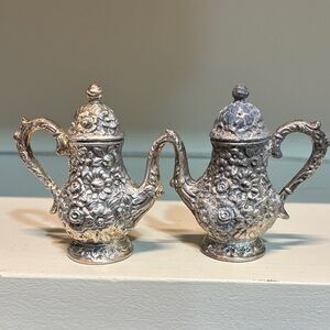 🔥Ornate Silver Plated Teapot Salt and Pepper Shaker Set🔥